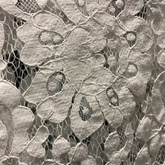 Lace top - Picture 3 of 4